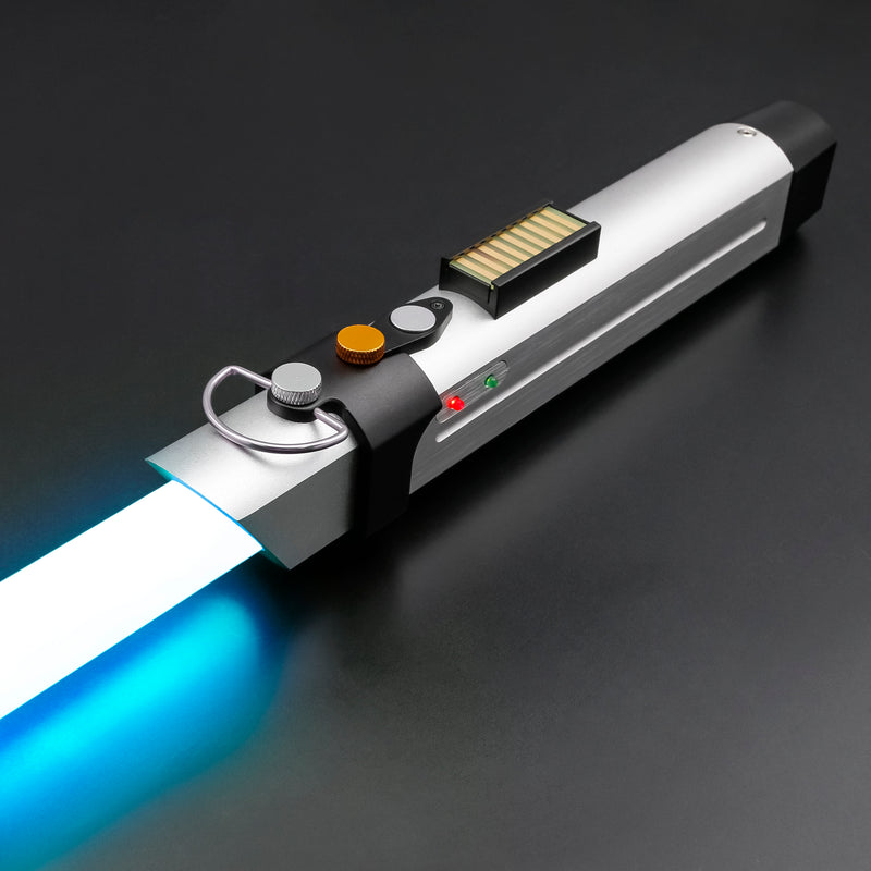 Vi presentiamo la spada laser Sky Guy, un oggetto da collezione ispirato al legame duraturo tra un maestro e il suo apprendista.