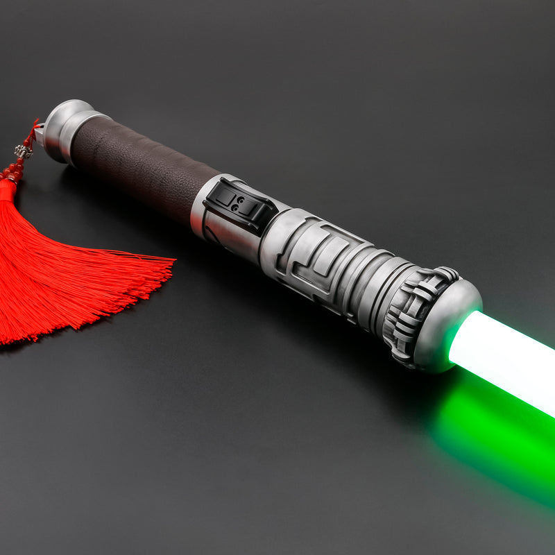 Scopri la spada laser Strego: una fusione magica tra antico incanto e design moderno. Forgiata in alluminio di qualità aerospaziale