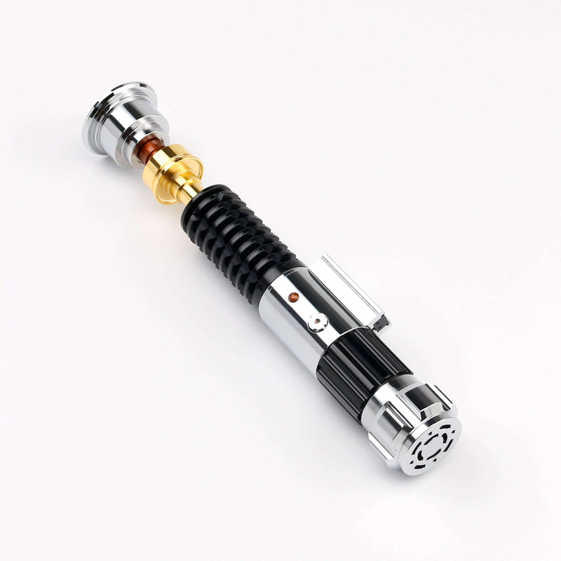 La spada laser Obi Wan EP3 è ispirata alla serie televisiva Obi-Wan Kenobi. È dotato di una maniglia in metallo lucido