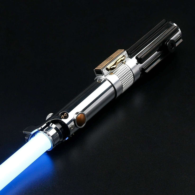 Anakin Skywalker nella serie Vader, questa spada laser è realizzata a mano e fatta apposta per voi.