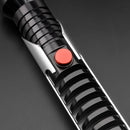 Vi presentiamo la spada laser ispirata a Qui-Gon Jinn, un pezzo accattivante per appassionati e collezionisti.