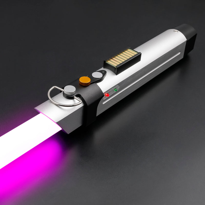 Vi presentiamo la spada laser Sky Guy, un oggetto da collezione ispirato al legame duraturo tra un maestro e il suo apprendista.