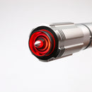 Unser Lichtschwertklingenstecker passt auf die meisten Schwertgriffe und ist so konzipiert, dass er Ihre Elektronik oder andere Wertgegenstände schützt, wenn Sie ihn entfernen möchten.