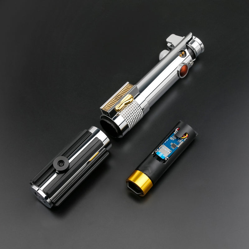 Anakin Skywalker nella serie Vader, questa spada laser è realizzata a mano e fatta apposta per voi.
