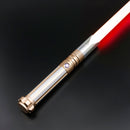 Il nostro nuovo lightsaber presenta le stesse strisce bianche e nere del lightsaber Zebra,