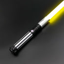 Il nostro nuovo lightsaber presenta le stesse strisce bianche e nere del lightsaber Zebra,