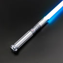 Il nostro nuovo lightsaber presenta le stesse strisce bianche e nere del lightsaber Zebra,