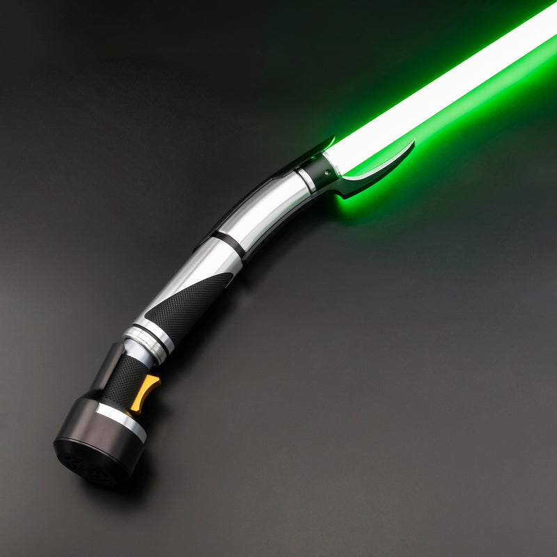 Scatenate il potere del lato oscuro con la nostra spada laser del Conte Dooku! Questa impressionante spada laser ha un prezzo competitivo e offre un perfetto mix di convenienza e qualità.