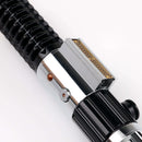 La spada laser Obi Wan EP3 è ispirata alla serie televisiva Obi-Wan Kenobi. È dotato di una maniglia in metallo lucido