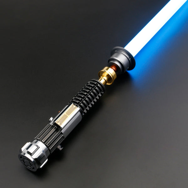 Ispirata all'iconica spada laser di Obi-Wan EP3, questa spada laser invecchiata è realizzata in metallo di alta qualità, con una finitura invecchiata.