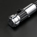 Ispirata all'iconica spada laser di Obi-Wan EP3, questa spada laser invecchiata è realizzata in metallo di alta qualità, con una finitura invecchiata.