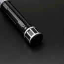 La spada laser Jedi Fallen è un prodotto ispirato al celebre eroe del videogioco Star Wars Jedi: Fallen Order. Questo gioco ha conquistato numerosi fan della saga di Star Wars grazie alla sua trama avvincente e ai suoi personaggi carismatici. Abbiamo crea