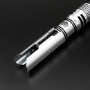 La spada laser Jedi Fallen è un prodotto ispirato al celebre eroe del videogioco Star Wars Jedi: Fallen Order. Questo gioco ha conquistato numerosi fan della saga di Star Wars grazie alla sua trama avvincente e ai suoi personaggi carismatici. Abbiamo crea